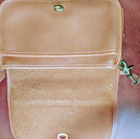 Coach smaller clutch carry purse - Picture 5 of 8